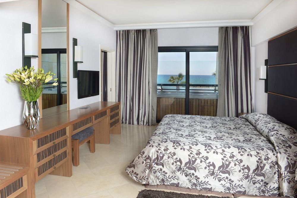 Palm Beach Hotel & Bungalows Lárnaka Eksteriør bilde